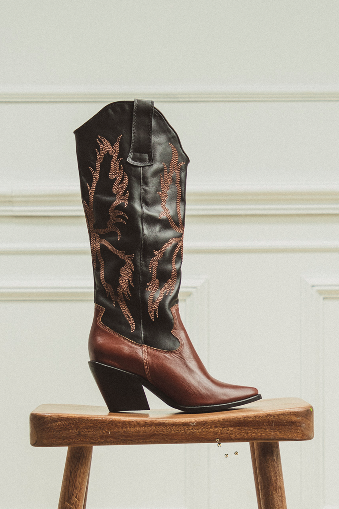 SARATOGA BUTTERFLY COCOA BLACK