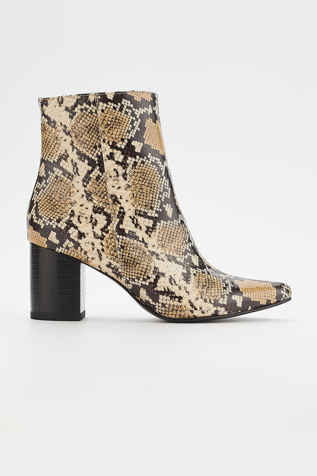 ZOE WILD  **PRE ORDER**